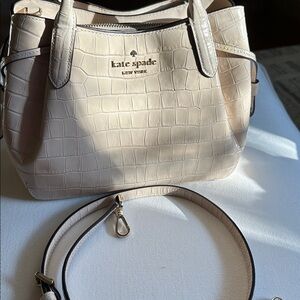 Kate Spade handbag crocodile pattern gold hardware with adjustable strap tan